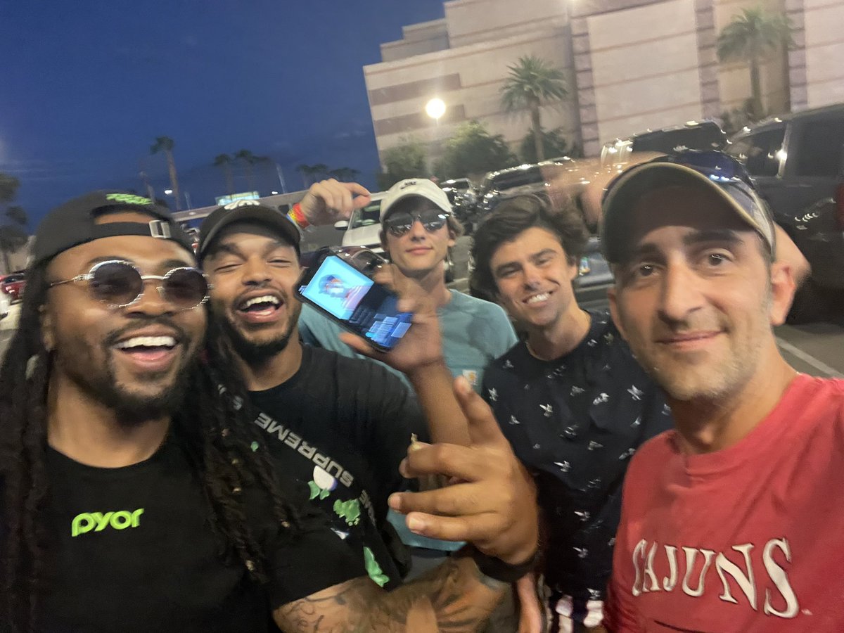 Kookie_Jarz's tweet photo. @brodyglobal @Unkle_Fresh All the homies! #NOKB https://t.co/VkRhzppbB8