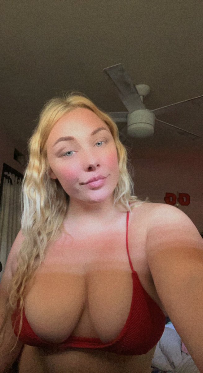 slurpsnowslxt's tweet photo. I had a shit day where’s my doormat 
findom find paypig paypiggy financial goddess cash slave humanatm wallet bitch https://t.co/V4NJ68rFoW