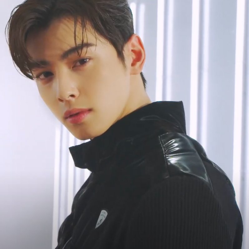 hourlyeunwoo_c's tweet photo. this eunwoo >> https://t.co/waKBMUI693