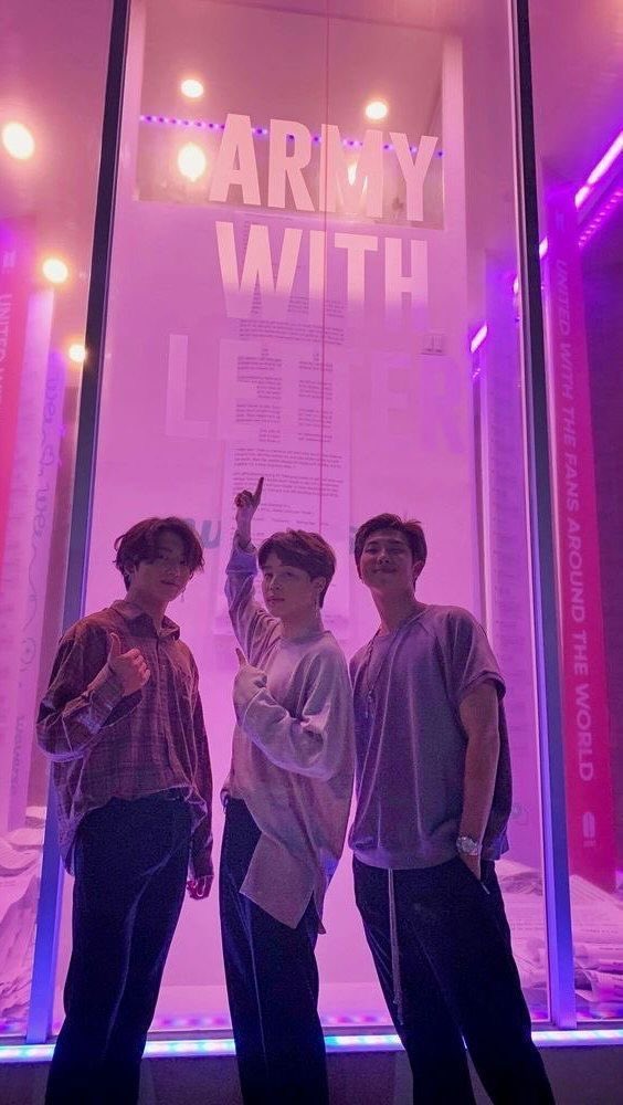 BBF__7's tweet photo. remember when we had #ARMYwithLETTER back in 2019!! good times man 🥹 https://t.co/co6SC1J8YW