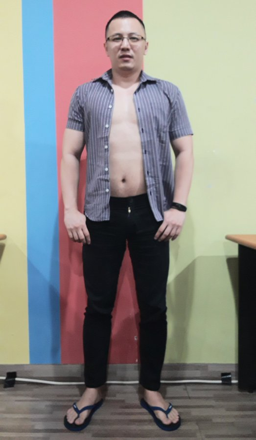 laurentflipflop's tweet photo. Office look be like...
.
Model; @richardlnsasia 
.
#officelook #ootd #semicasual #shortsleeveshirt #chinopants #flipflops #fitmen #fitbody #keepfit https://t.co/5ylPwBrPeW