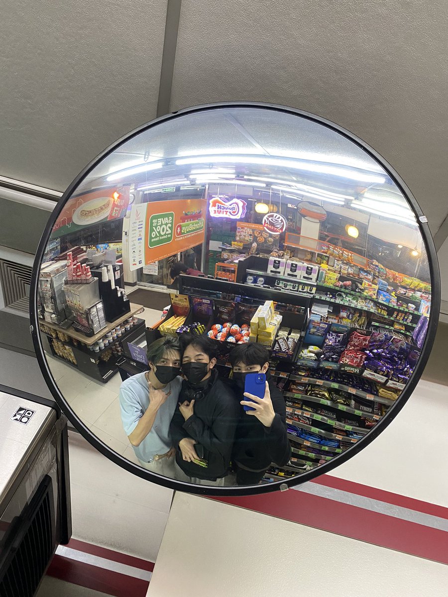 gabuccino__'s tweet photo. insert the kidd! 🙂 https://t.co/p7qldJIdac