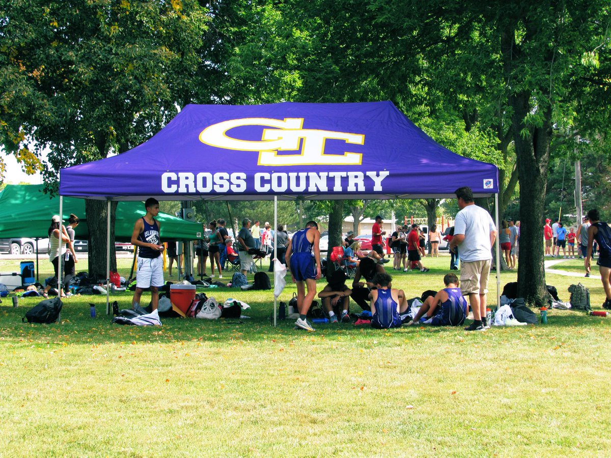 melzee003's tweet photo. 1st XC meet of the season! Vince Zavala Invite 8.26.22. #tornadohill #GIPride #GoIslanders #XC @PrepRunningNerd https://t.co/TjRtWfH7Zp