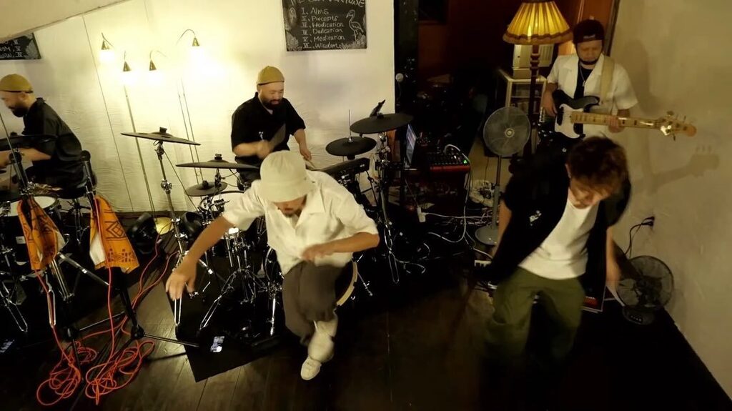 epkt0815's tweet photo. 2022.8.27 EMP-TV LIVE STREAMING
Dance :
@hinosho0815
@yuta_emptykraft_supra
Bass :
@kensei02270227
Drums :
@otsuka_onigiri_atsushi
Place : @studiomillspice
#emptykraft
#emptv
#livestream https://t.co/jOuq0Opfoh https://t.co/oNmorkjgrC