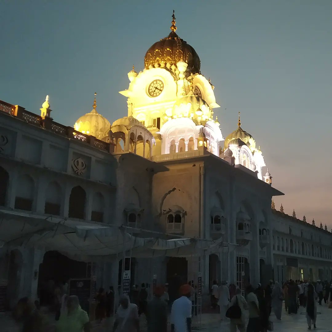 Somesh_Kamra's tweet photo. A divine experience with the divine. 

#soulcleansing #goldentemple #amritsar #SriHarmandirSahib #divine #eternalconnect #soulful #spiritual #experience #mustvisit #seva https://t.co/7OIrnHHeT4