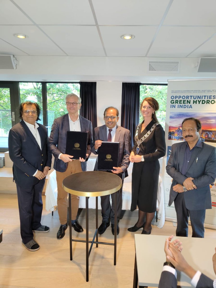 rvasisht's tweet photo. At the international climate summit in #Bergen #Norway where the theme is "Opportunities for #GreenHydrogen in #India" #Greenstat signed an MoU with @NayaraEnergy this week. @Karenlandmark @STURLE2010 https://t.co/8aAlCa3ciI