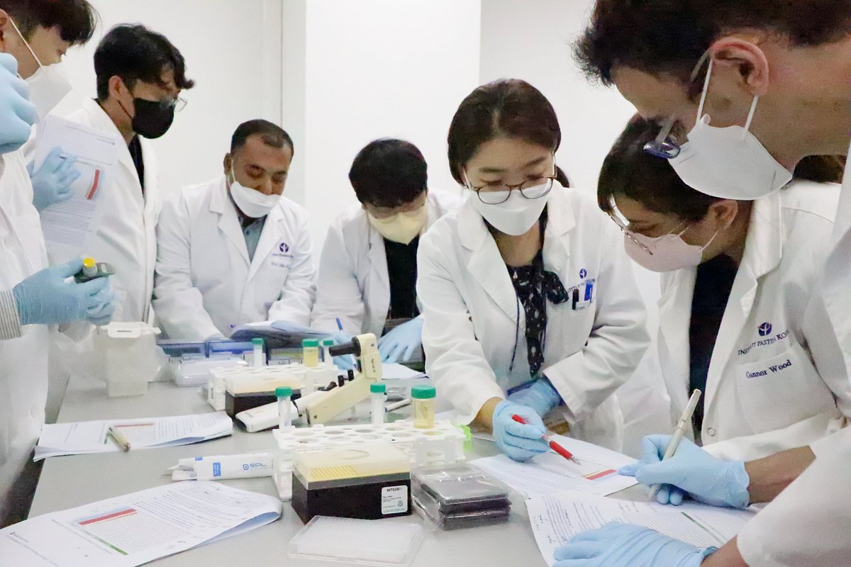 #InstitutPasteurKorea shares its advanced cell-based #drugdiscovery screening technology and know-how through 5-day-specialized-training till Sep 2. With global experts, 20  participating students from 4 countries go through in-depth lectures and practices.bit.ly/3Rfw6ps