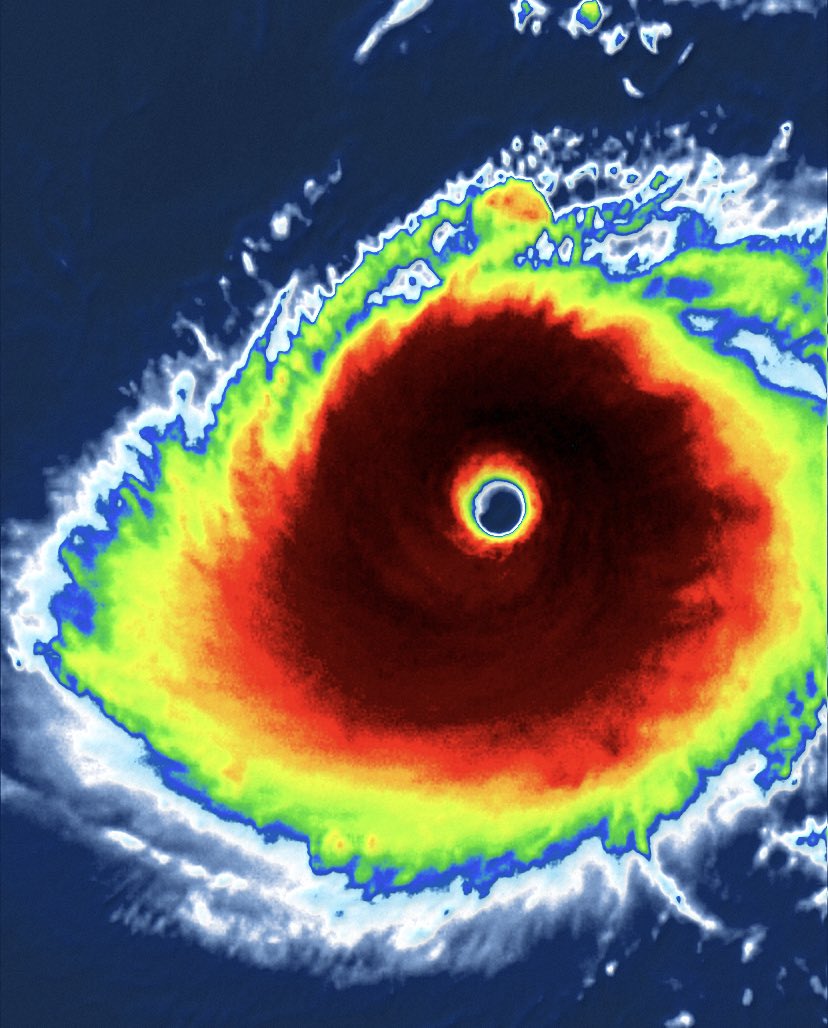 CycloneTrackOZ's tweet photo. Well… looks like we are about to see a #category5 out of #typhoon #Hinnamnor. #TyphoonHinnamnor will continue strengthening, coming out of a successful EWRC, and could scrape a peak of 180mph. Stay safe out there. https://t.co/TP8xIqULWI