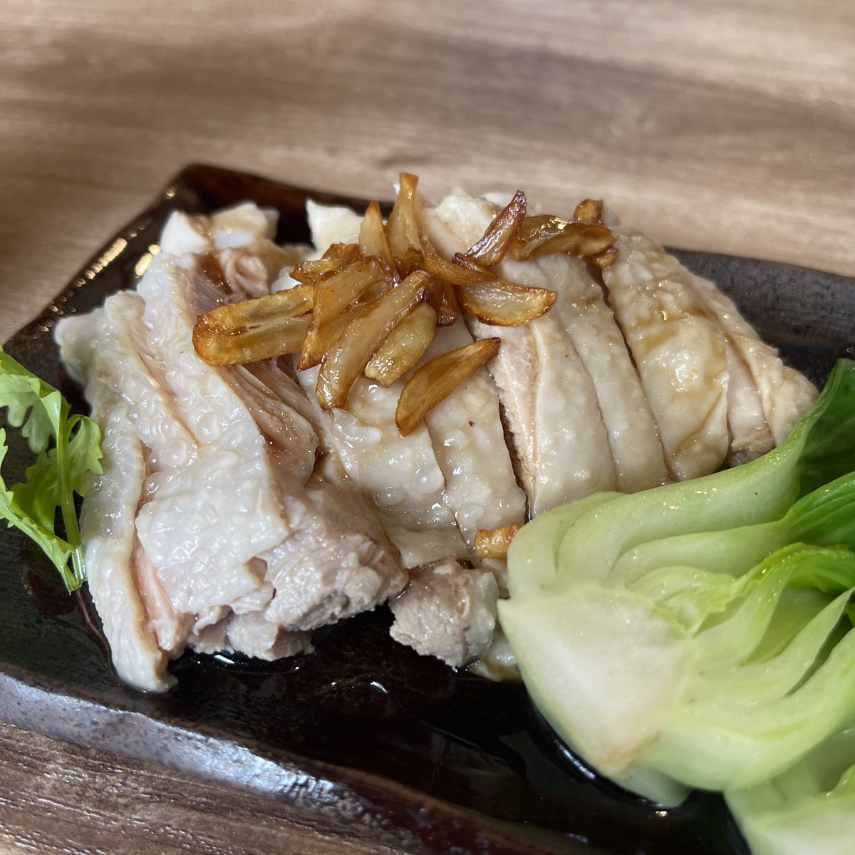 10000cal1's tweet photo. 📌 Little  Stove (ช้างคลาน)
😋 เปิดประสบการณ์อาหารเอเชี่ยน เหมือนกินโอมากาเสะข้าวมันไก่ ไก่ฉ่ำมาก มาพร้อมกับพริกเซี่ยงไฮ้ เหมือนน้ำพริก เด็ดจนอยากขอซื้อกลับ สั่งคู่กับข้าวกระเทียม อร่อยทุกอณู แม้แต่ผักดอง เช็ค���พจก่อนไปน่ะหมดเร็วมาก #รีวิวเชียงใหม่ #เชียงใหม่กินอะไรดี https://t.co/KMW7WXwH7s