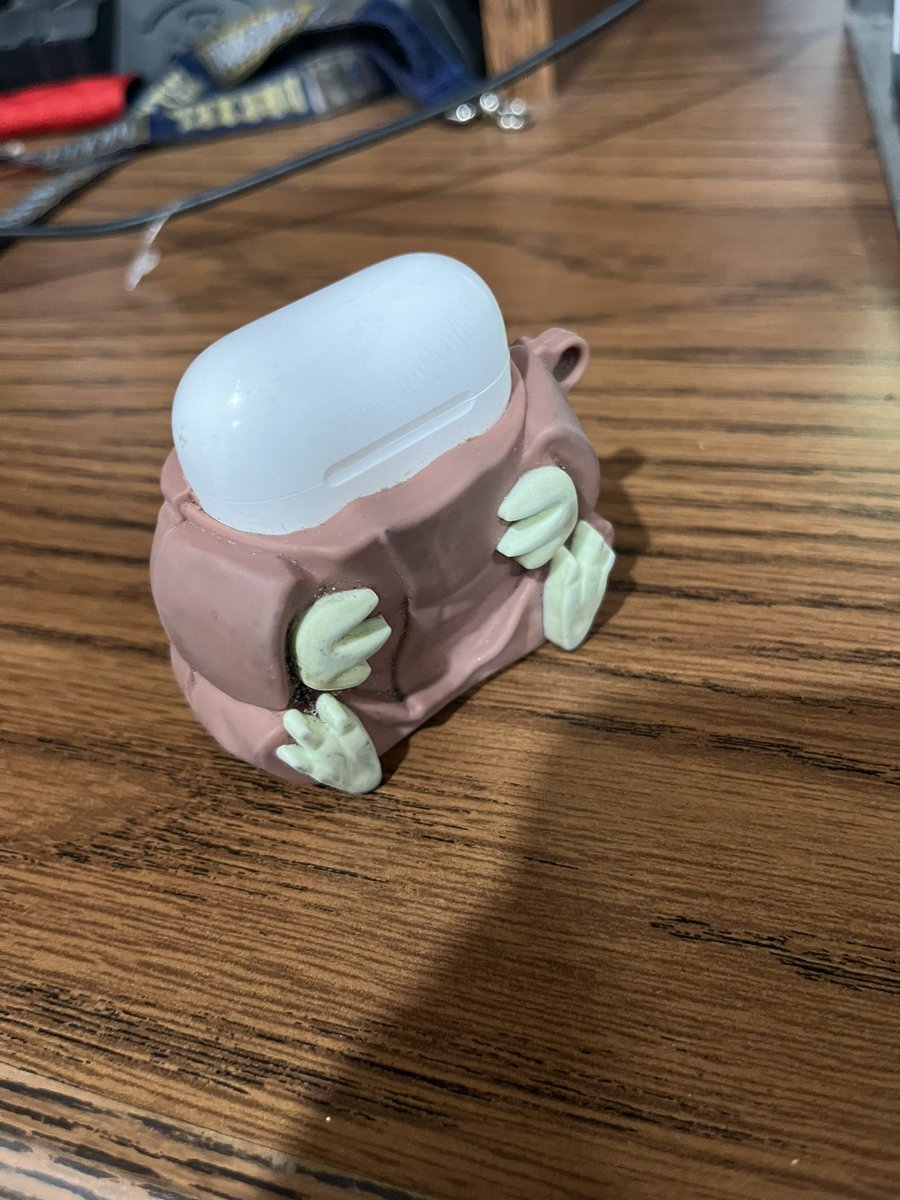 JiggaSquad11's tweet photo. Found these in downtown Denver by Blake Street Tavern. Around Larimer St. and Park Ave W. Found em on the ground. Missing top portion of Yoda air pod cover. the day of the kid cudi concert…8/27 #Denver #LostAirPods #GetEmBack I have some questions to confirm your the owner. HMU https://t.co/EinQrZIums