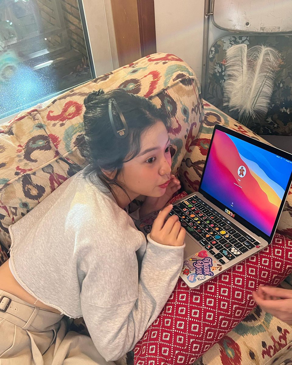 devilsanctvary's tweet photo. ㅤㅤㅤㅤ

[ 𝐜𝐡𝐞𝐫𝐲.𝐱𝐚𝐯𝐢𝐞𝐫𝐚 IG update ]

“Kamu gabut? Daripada gabut mending ikutan acara dinner and charity @WlRALOKA nih! Kapan lagi kan bisa berbuat kebaikan sekalian makan enak? 🤤”

ㅤㅤㅤㅤ https://t.co/RIgiSKz9vG