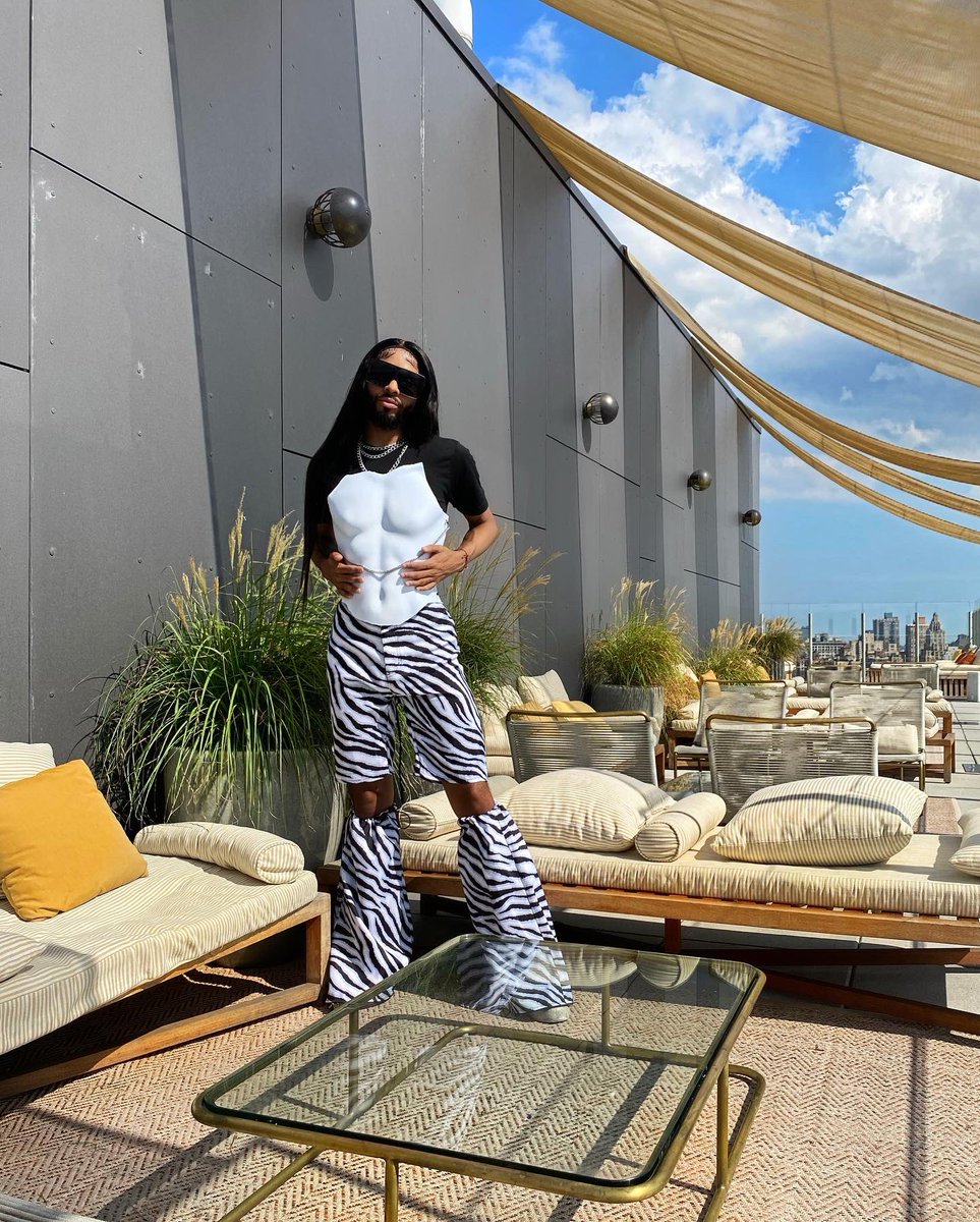 AddictedMarcos's tweet photo. Make Them Stop & Stare ๐ฆ๐ค
Designer: @addictedbymarcos
Once You See Results You Become Addicted ๐ฅ
#addictedbymarcos #addicted #nycdesigner #fashiondesigner #addictedplated #zebra #zebraprint #wildlife #stare #topofthestandard #standard https://t.co/vVEjgm6liI