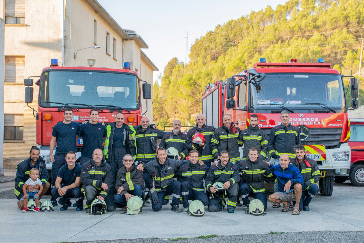 MitxelMalumbres's tweet photo. Suhiltzale eta lankide galantaren agurra!!! Niretako plazer handia izan da zurekinzure lan egitea! Suerte on zure etapa berrian!!! https://t.co/AGAX1IZCAg
