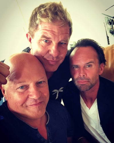 KennyJFanLove's tweet photo. @TheKennyJohnson Cute. The best team at cracking down crime. Just took it too far. My best tv series still. I hv 3 DVD sets: widescreen, regular and giftset ππ₯°π #theshieldfx #LuvzDatLem #Lem #Ronnie #Shane #Vic #Tavon #LuvzDatShield @TheKennyJohnson @drsnell @MichaelChiklis @actorbrianwhite https://t.co/PCs0W5XU6p