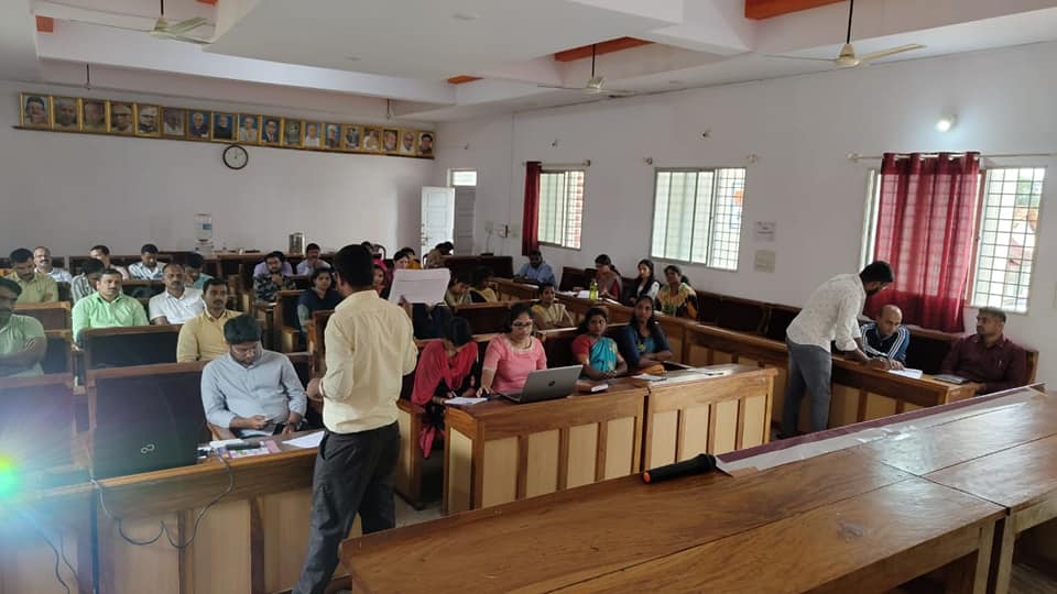 ZP_Chikmagalur's tweet photo. Village Sanitation Plan - VSP Training at Mudigere taluk. 
#RDPR
 #SBMG #SLWM #ODFS #ODFPlus https://t.co/ojpYhp6OvU