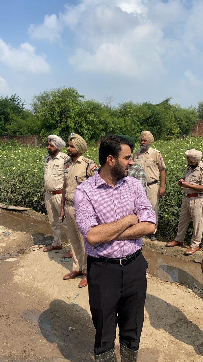 mcasrofficial's tweet photo. Fire 🔥 is going on from last three days at Rampura near G.T. Road, Fire Brigade, MC &amp; District adminstration is doing their work to prevent any kind of damage to life and property.
#muncipalcorporationamritsar
#firebrigade
#districtadminstration https://t.co/9ysAgzz4PF