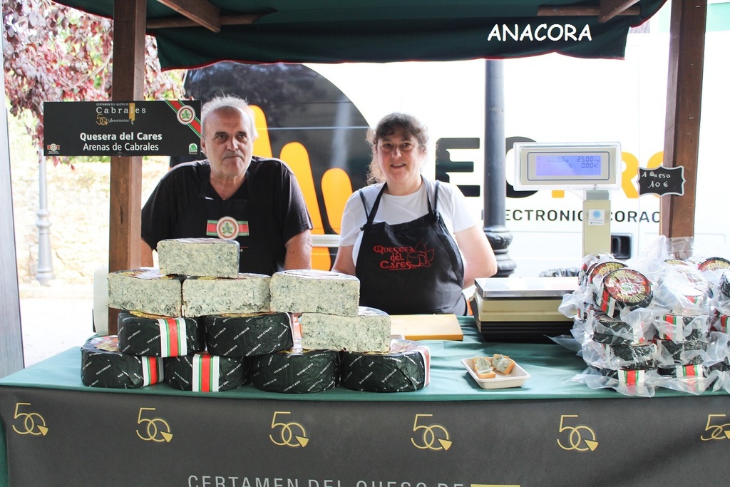 esCabrales tweet media