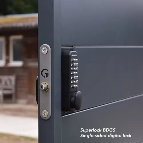 Why you should use a bolt-on lock on your #metalgate 👇
⏳ It saves times as they are quick to install
😌 Less work required as no welding or large cut-outs are needed
👀 Variety means you can have digi-locks, latching or quick exits locks (and they are installed the same)