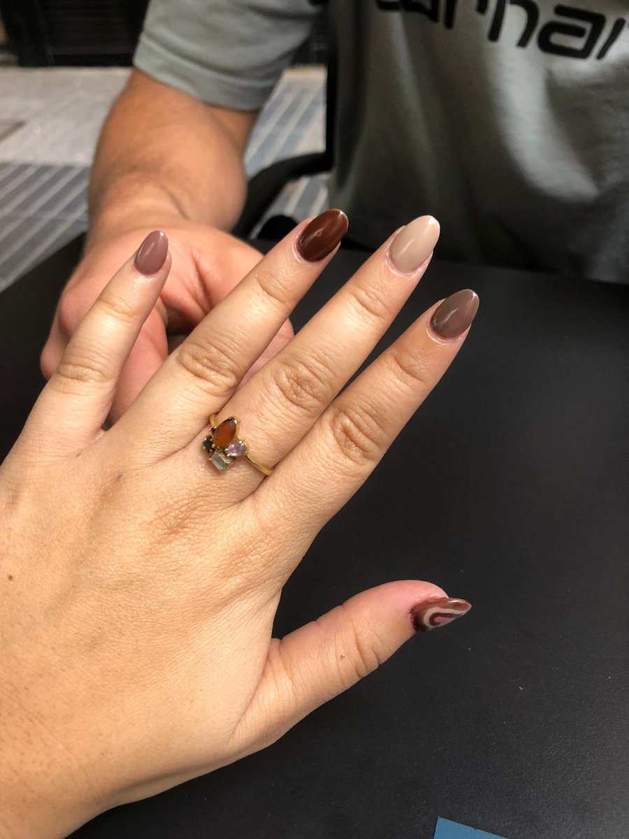 Aunque sea prácticamente imposible he perdido este anillo con muchísimo valor sentimental en Las Palmas de Gran Canaria. Por si funciona🙏🏽🙏🏽