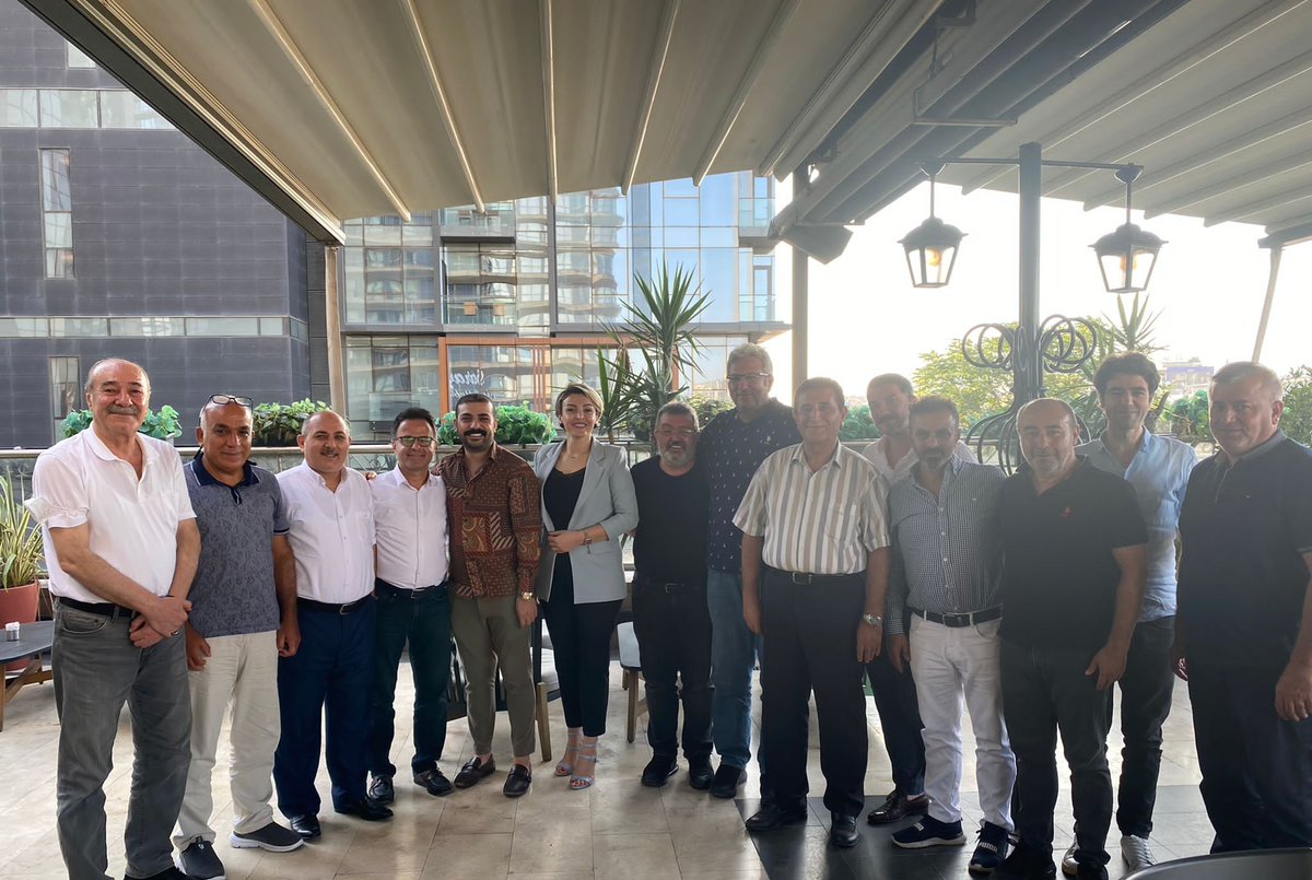 veysimercimekci's tweet photo. Batmanımızı güçlendirmek ve kalkındırmak adına"Batmanlı İş İnsanları Derneği'in" kurulması için İstanbul'da bir araya gelen tüm hemşehrilerime teşekkürü borç bilirim
@batmanvaliligi
@AyselSili 
@birkalpbinumutt 
@AtikBatman 
@yukselmedya 
@Nizamettinizgi 
@hayatsende 
@Esadacan1 https://t.co/6GlFlexNCY