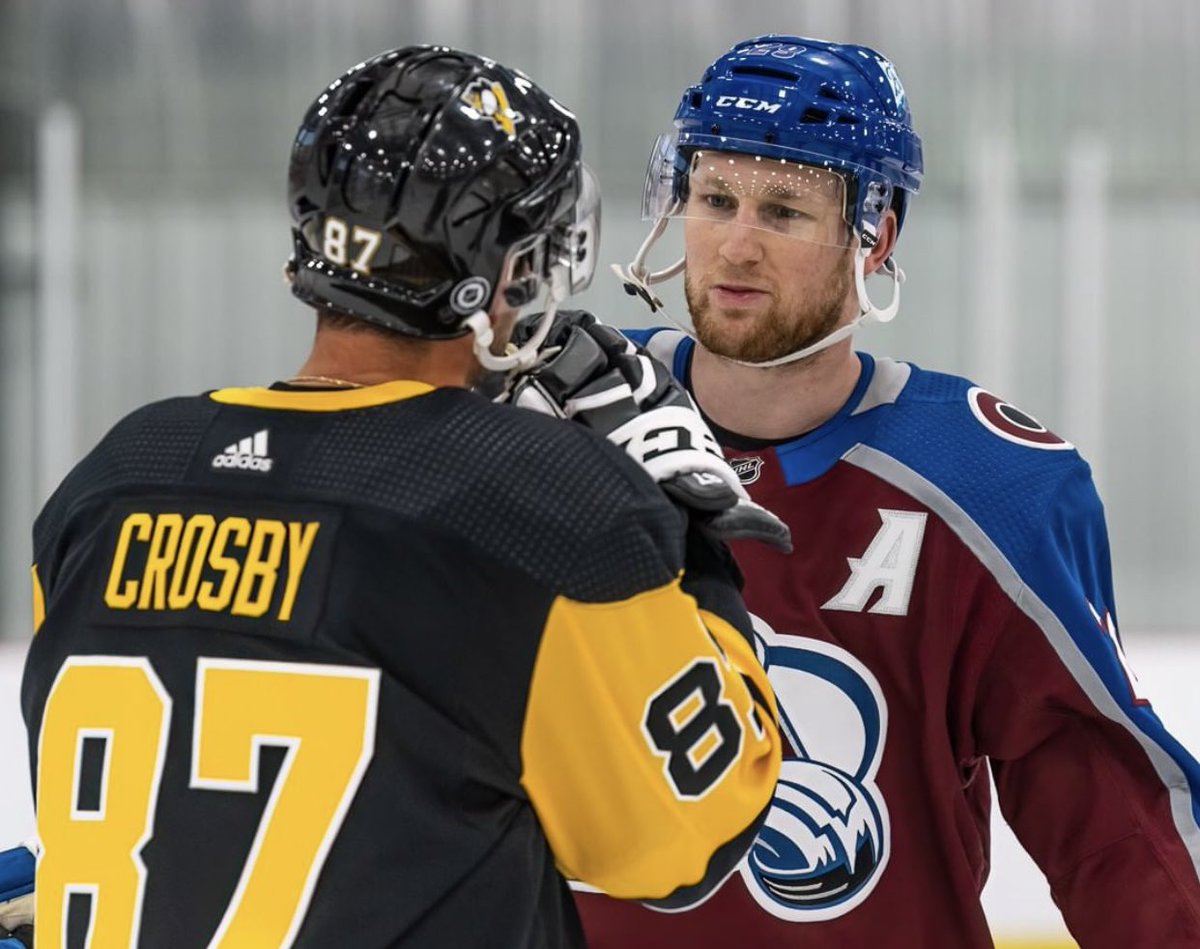 W..wait..w..what? 😨 
#NHL #SidneyCrosby #NathanMackinnon #CCM #LetsGoPens #GoAvsGo