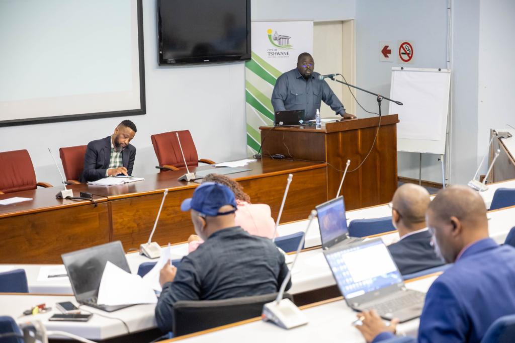 TshwaneSpeaker tweet picture