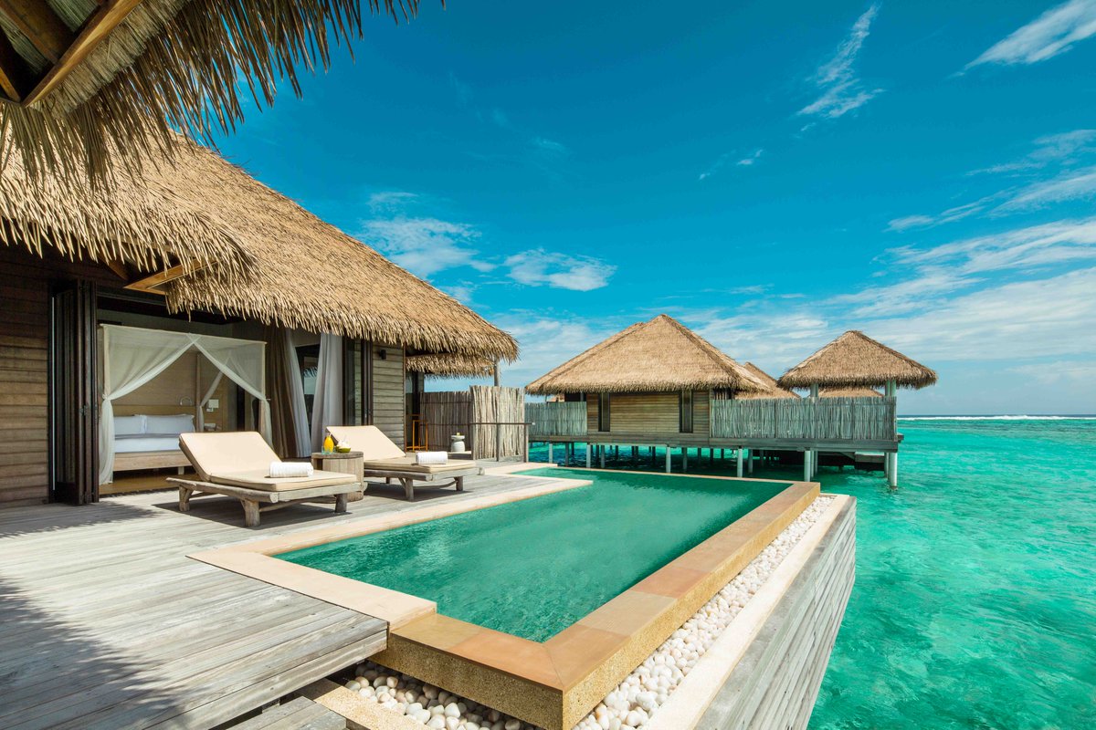 LinaraTravel's tweet photo. COMO Maalifushi is a beautiful luxury resort the pristine Thaa Atoll. This resort is surrounded by a string of uninhabited private islands – where you can find secluded spots to spend your day taking in the stunning turquoise water views! Personally, we love the Water Villas. https://t.co/UA49aJYjdK