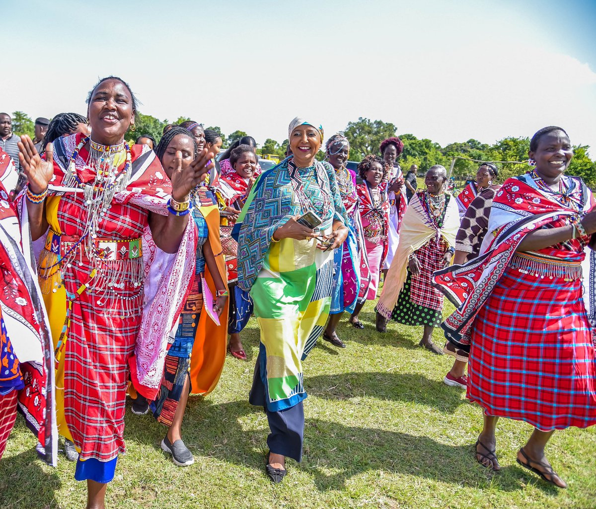 UshangaKE's tweet photo. Nothing compares to the genuine happiness on their faces as we step into this digital era.
MAISHA NI DIGITAL!
#ussdlaunch
#UshangaKe
#culture
#heritage
#Nunuashangajengamama
@Mashipei3 @KOKANmaasai @HelenaTalaso_ @AMB_A_Mohammed @moscakenya https://t.co/fmsKGJjNIB