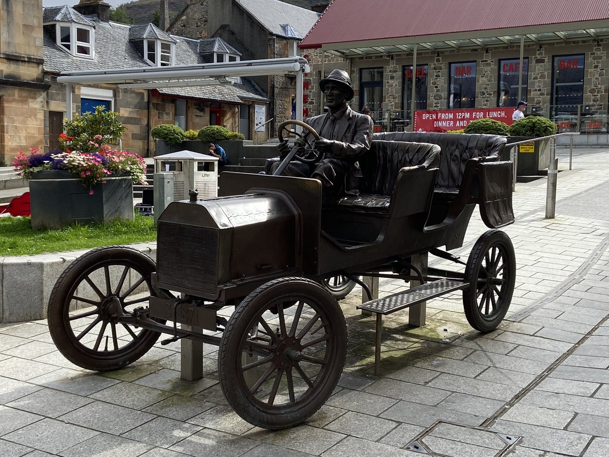 Feargal Sharkey tweet media