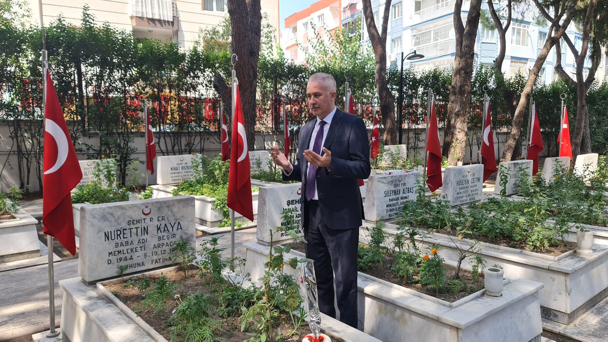 mdikici45's tweet photo. Destanı öksüz, sükûtu derin meçhul askerin;
Türbesi yakışmış bu kutlu tepeye
Yattığı toprak belli,
Tuttuğu bayrak belli,
Kim demiş meçhul asker diye? ...

30 Ağustos Zafer Bayramımızın 100. Yılı Kutlu Olsun. https://t.co/jRkFyBLcIh