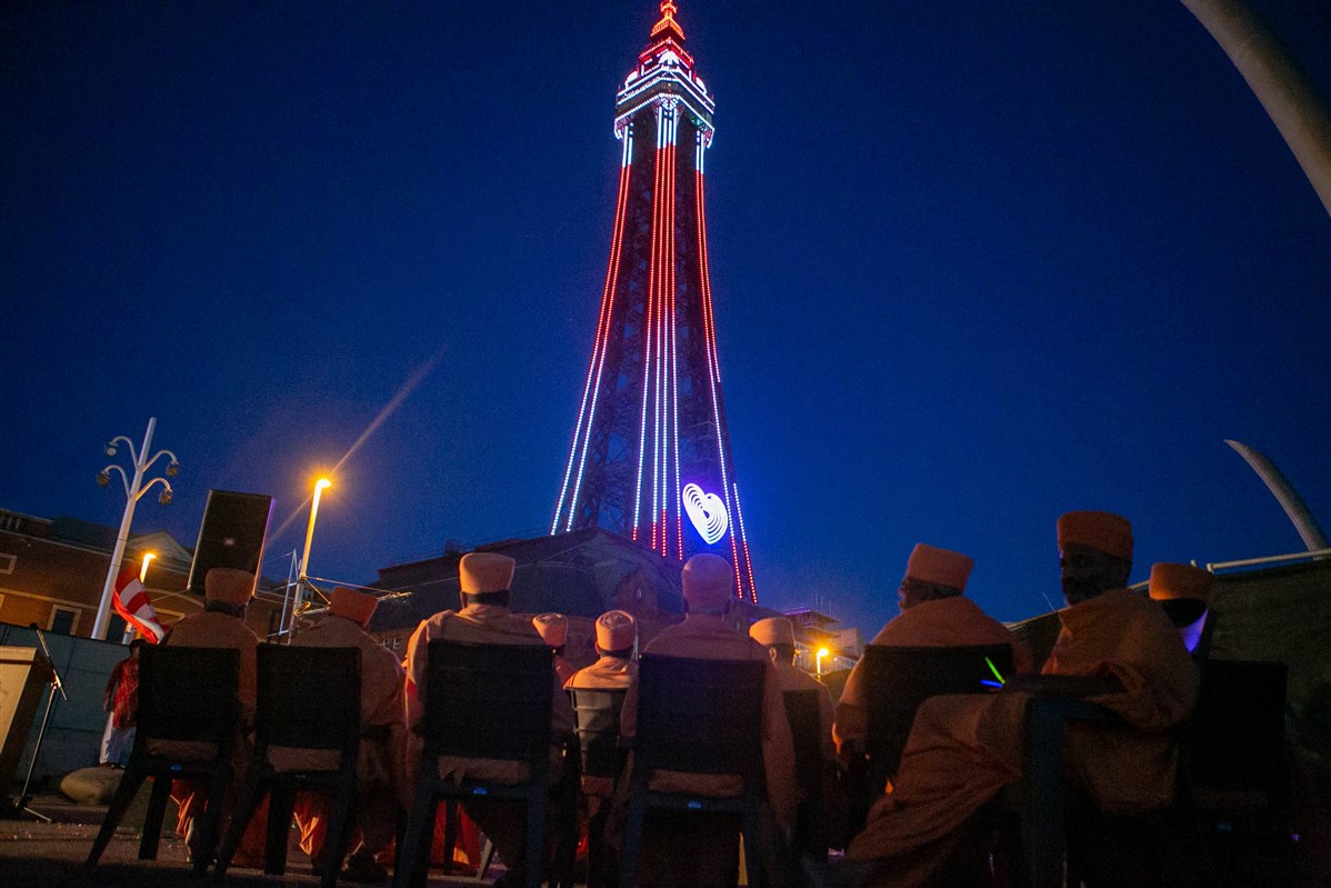 BAPS's tweet photo. Blackpool Tower Illuminated in Honour of Pramukh Swami Maharaj, Preston, UK https://t.co/yNcMjhKF2W https://t.co/W1KE4Ibyjw