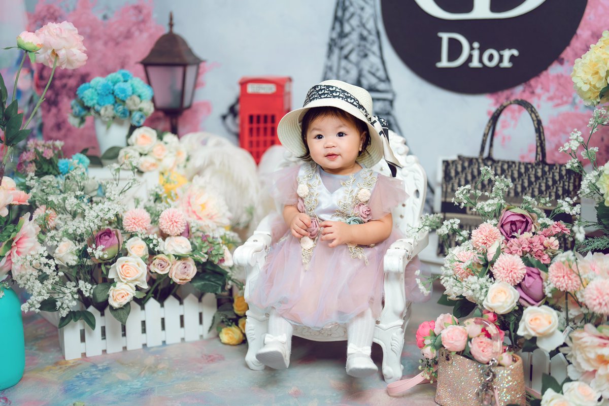 RivaQuenery_'s tweet photo. 10TH MONTH #DIOR 💙🤍 https://t.co/jsG3eK3meb