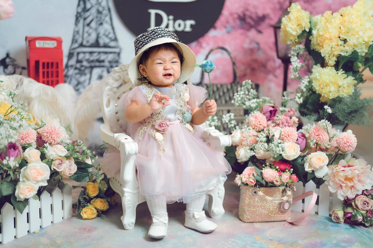RivaQuenery_'s tweet photo. 10TH MONTH #DIOR 💙🤍 https://t.co/jsG3eK3meb