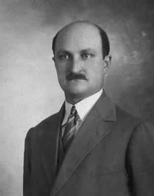 AuschwitzMuseum's tweet photo. 30 August 1899 | A Frenchman, Antoine Carrier, was born in Le Pontet. A tailor.

In #Auschwitz from 8 July 1942.
No. 45335 
He perished in the camp on 26 September 1942. https://t.co/Ysp3Ksi9iV