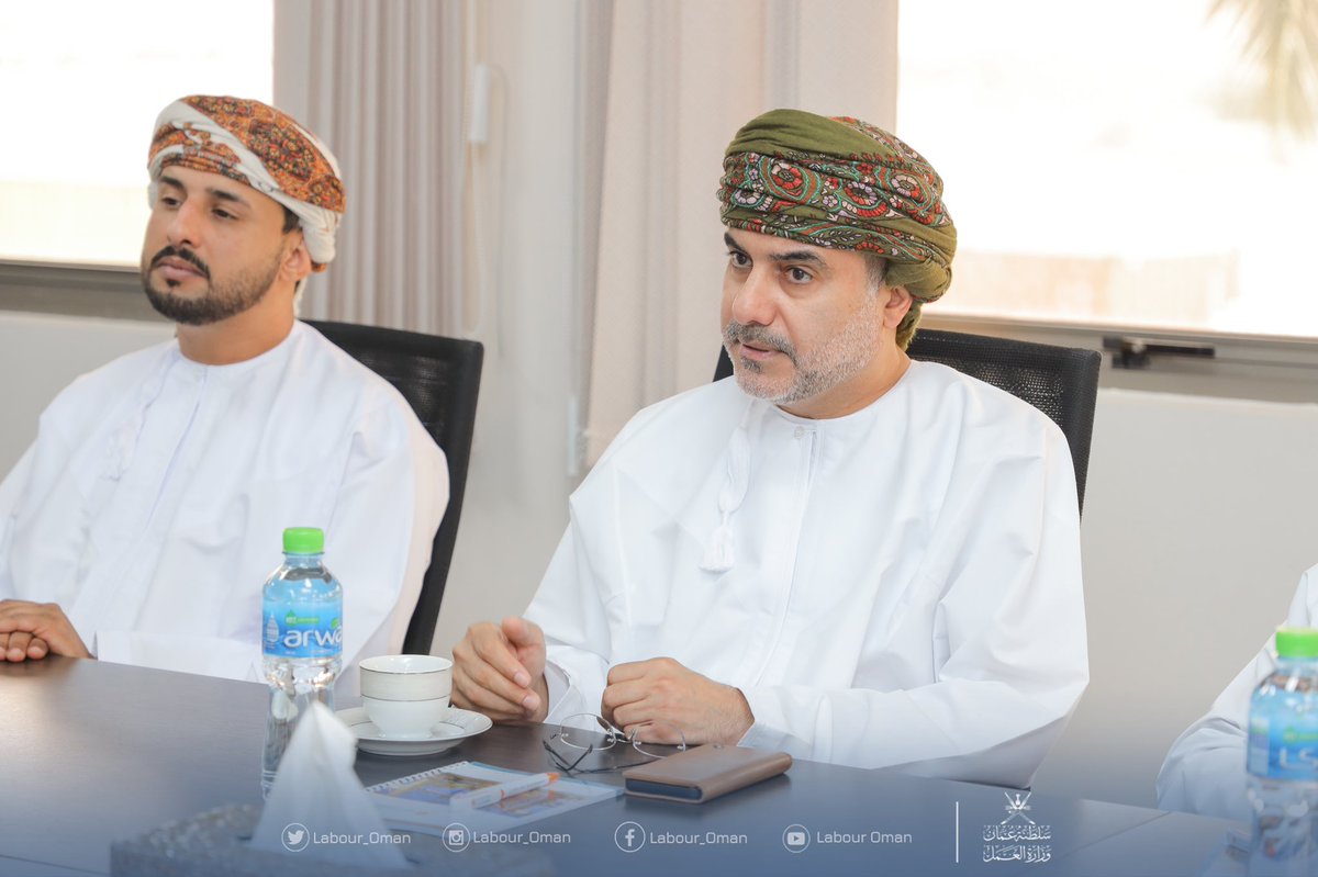 Labour_OMAN's tweet photo. #وزارة_العمل ممثلة بسعادة الشيخ نصر الحوسني وكيل الوزارة للعمل تنظم جلسات حوارية مع إدارات شركتي #صلالة_لخدمات_الموانئ و #أوكتال_للبلاستك وبحضور رئيس اتحاد عام عمال سلطنة عمان وممثلي النقابات العمالية بمحافظة ظفار وإدارات الشركات بمحافظة ظفار. https://t.co/6OP1eIAY6c