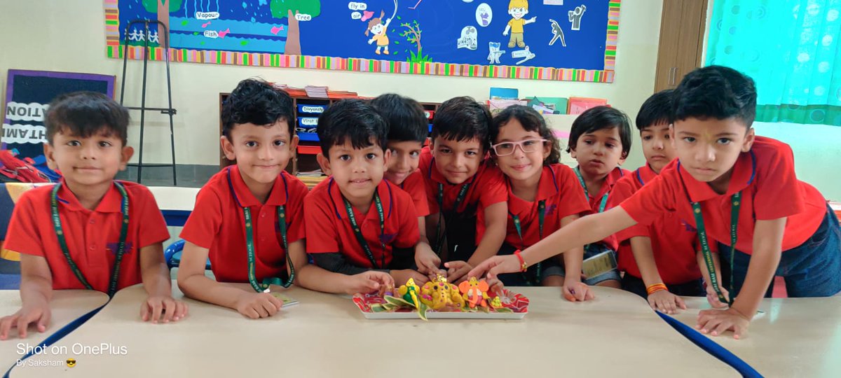 shriramindore's tweet image. Ganpati Bappa Morya! 
Students of SRCS celebrated the occasion of Ganesh Chaturthi by shaping and molding the idol of lord Ganesha with their tiny hands and fingers. 
SRCS Wishes all a Happy Vinayak Chaturthi. #srcsindore #ganeshamaking #activityforkids #ganeshchaturthi