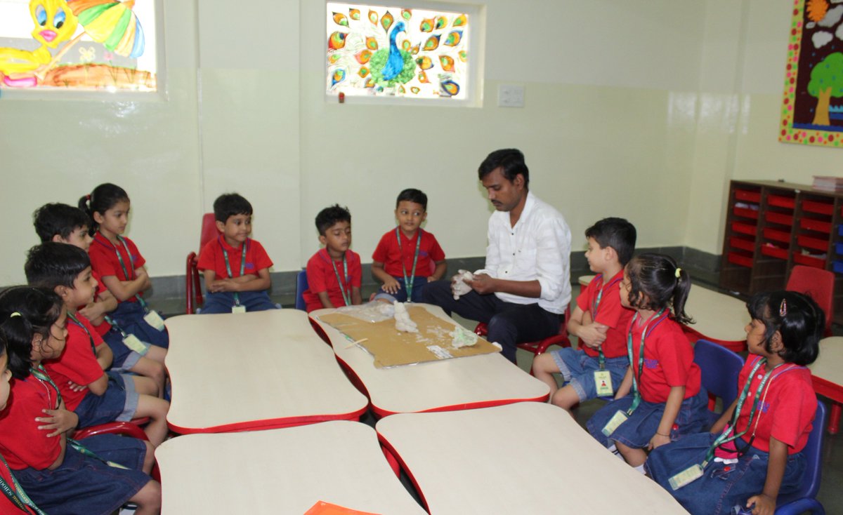 shriramindore's tweet image. Ganpati Bappa Morya! 
Students of SRCS celebrated the occasion of Ganesh Chaturthi by shaping and molding the idol of lord Ganesha with their tiny hands and fingers. 
SRCS Wishes all a Happy Vinayak Chaturthi. #srcsindore #ganeshamaking #activityforkids #ganeshchaturthi
