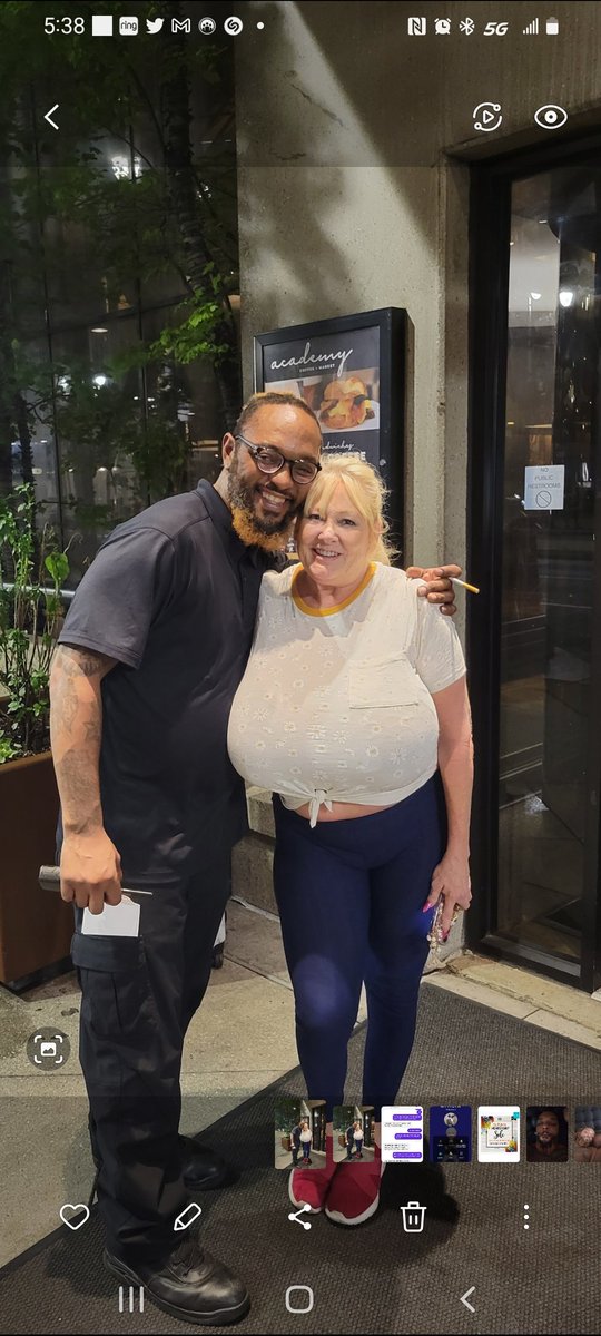 mrman4040's tweet photo. Late Nights got a chance to run into one the hottest adult entertainers out right now @KaylaKleevage thanks for visiting philly come back soon 💯💯💯💯💯👏👏👏👏👏👏💯💯💯💯💯💯💋😘 https://t.co/YUy6qKbMP3