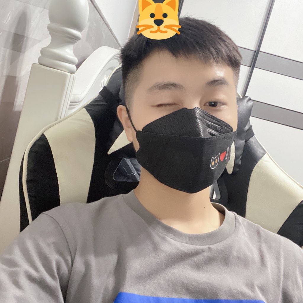 JinHsu_'s tweet photo. 为家人们定制的黑猫口罩到货啦

 ♻️市场顶级面料-最高安全性♻️

🇰🇷韩版KF94规格-最高颜值 🇰🇷

🕶高级纯黑设计-最具特色感🕶

🐱MS专属Logo-最强归属感🐱

NFT实体赋能的潮流单品，而非市面上便宜劣质的一次性口罩哦

🎁抽10位，每人30只包邮到家 🎁

要求：赞+转+关注官推@MimicShhans 

🔥48h🔥LFG 🔥 https://t.co/YrUS6ox6Hs