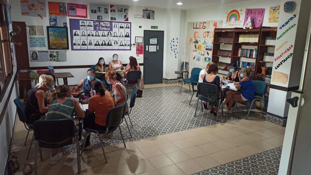 fundacionEMET's tweet photo. ➡️Taller por proyectos en grupos en la #ComunidadTerapéutica 'La Muela'. 

A través de esta actividad, nuestras usuarias mejoran habilidades sociales como la #asertividad y la resolución de conflictos, trabajando en equipo para alcanzar un propósito común.

¡#JuntasMejor!💪 https://t.co/01iNRgThOp