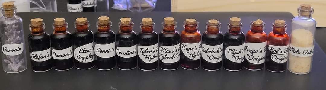 iivette1678's tweet photo. For all my Vampire Diaries n The Originals fans!! 
Keep that Vervain to keep the vamps away or white oak to kill one. 
You can have just TVD, or TO or both!! Comes in different wood chest boxes as shown.  All depends how many you want. 
Got earrings n necklace, Moonstone etc https://t.co/AdBGhRSzUh