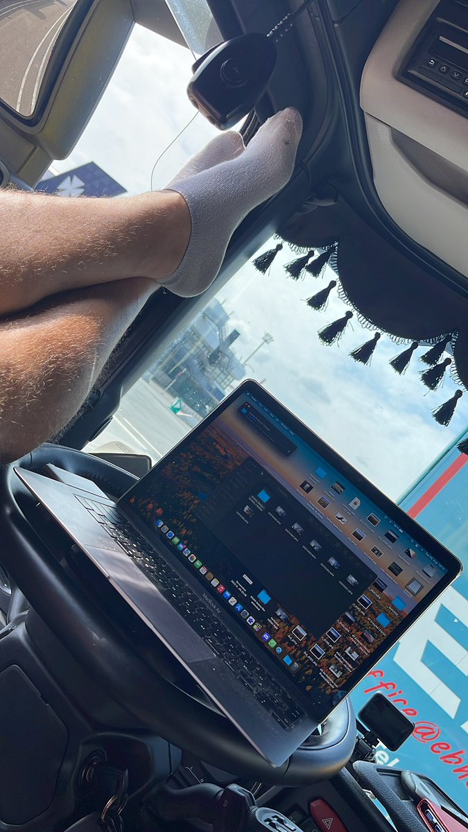 TadasTedis's tweet photo. Na ka, laukiam geldos ir kelsimes Pas Karaliene:) YouTube darbai irgi vyksta, net kada net pailset:) #darbas #YouTuber #prancuzija #jungtinekaralyste #uk #France #dfds https://t.co/5uH5vdCTgq