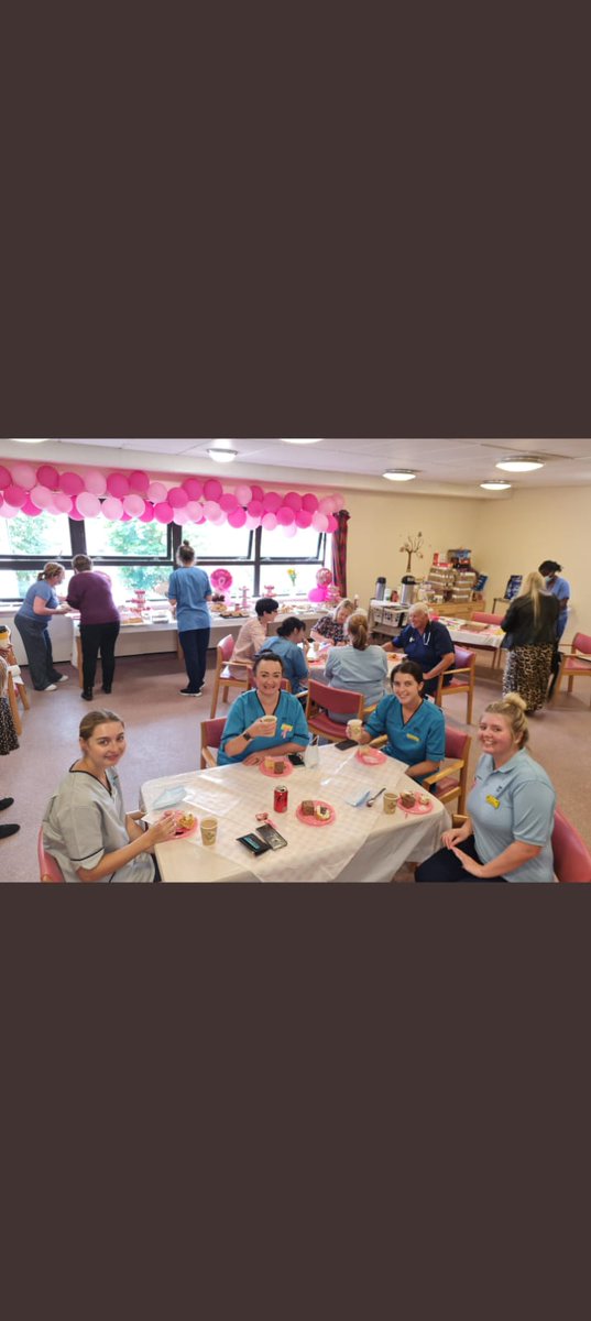 AngelaW12972076's tweet photo. Well done ward 2 Larkfield unit. #TeamLFU #breastcancer https://t.co/aVlNRyThmz