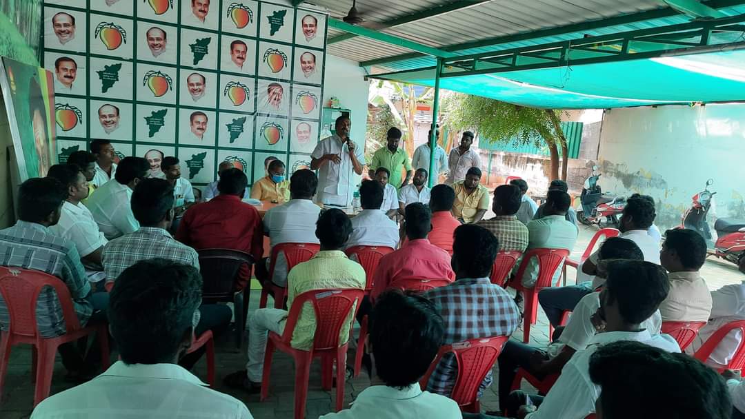 salempsmf's tweet photo. இன்று சேலம் மாநகர் மாவட்ட  அலுவலகத்தில் @arulramadassMLA அவர்கள் அண்ணன் @raasaratinam அண்ணன் #MP_சதாசிவம்,பாட்டாளி மாணவர் சங்கம். இளைஞர் சங்கம். அன்புமணி தம்பிகள்படை. பாட்டாளி  சமூக ஊடக பேரவை மாதாந்திர கூட்டம் அணிகள் வளர்ச்சி குறித்து ஆய்வு மேற்கொள்ளப்பட்டு ஆலோசனை நடைபெற்றது.. https://t.co/F11f9g62Gz