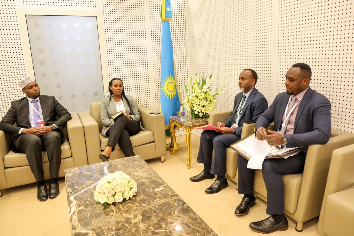 On the sidelines of the #TICAD8 Conference in Tunisia, I had the pleasure to meet & exchange remarks with the State Minister of the Ministry of Finance & Economic Development of Rwanda. (1/2)