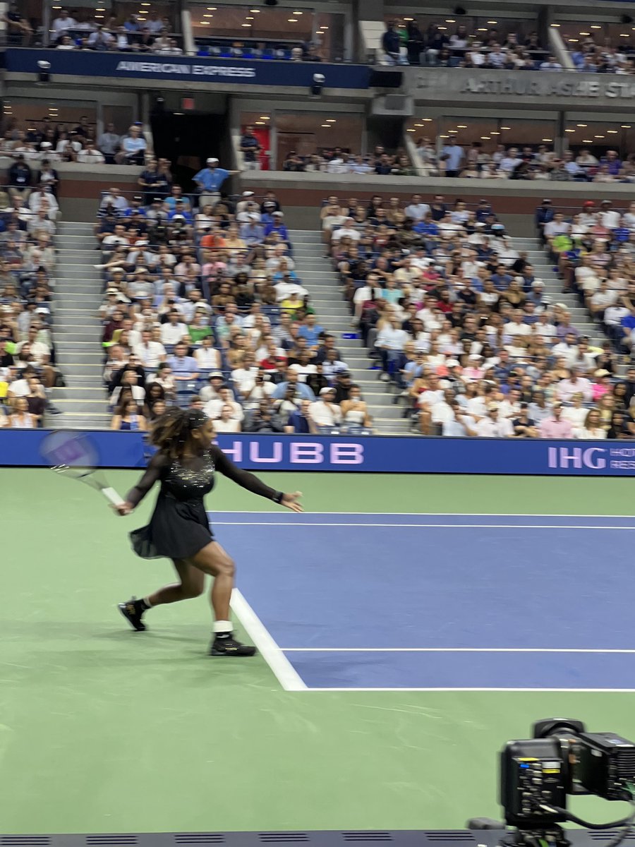 What a night. Thanks to ⁦<a href="/BillieJeanKing/">Billie Jean King</a>⁩ I had a court side seat #SerenaWilliams. ⁦<a href="/BillieJeanKing/">Billie Jean King</a>⁩ fought to improve tennis for all.  51 years ago she 8 others played for one dollar to defy sexist practices.