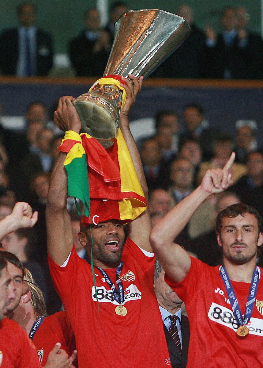 ⚪️ Frédéric Kanouté 🔴

🏆 2006
🏆 2007

#HBD | @SevillaFC_ENG | #UEL…