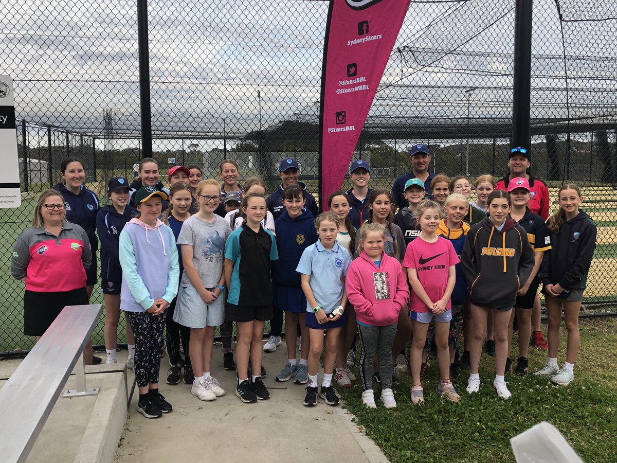 coxy_tim's tweet photo. Awesome couple of Days with Country Blitz in Newcastle/ Lake Macquarie with @akgardner97 @Mozzie21, Chris Tremain @claire_moore28 Girls clinic @SixersWBBL with new players  + Community open day with 200+ participants at Charlestown cricket Facility @CricketNSW #countryblitz https://t.co/MTq2hrnYhq