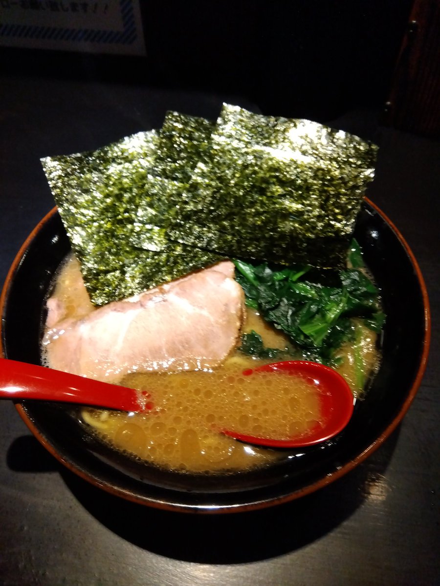 moca2202's tweet photo. 本日の一杯

[らーめん(並、硬め､普通、普通)、チャーシュー2枚(クーポン)]
横浜家系ラーメン 思道 ＠西立川

初訪店。臭みが全く無く、飲みやすいスープで美味しかったです。ご馳走さまでした。

＃ラーメン
＃横浜家系
＃ラーメン思道 https://t.co/lcpEuJDptY