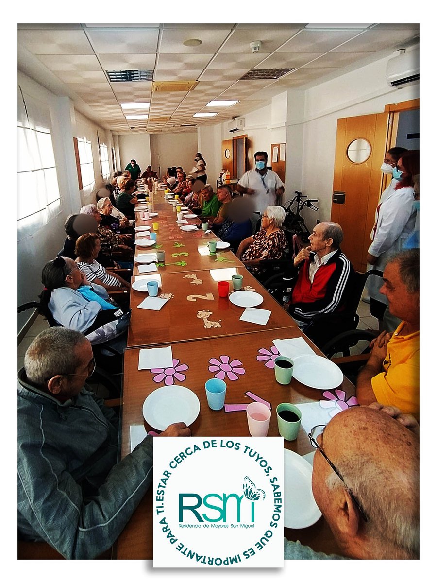 RESIDENCIARSM's tweet photo. A nuestros #Mayores de @RESIDENCIARSM se les antoja #pizza, y este es el resultado.🍕🍕🍕
Reunión en #familia con sobremesa. 😃😃😃
#Sevilla #Andalucia #SanlucarLaMayor #EquipoRSM #SanlucarLaMayor #FelizSemana #Bienestar #calidad #Telepizza #Telepi #FelizMartesATodos https://t.co/ed7iR2jZ9V